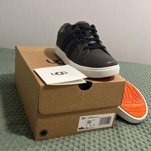 Marcus UGG sneaker size 3 Youth